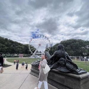 Meet your Posher, Claudia